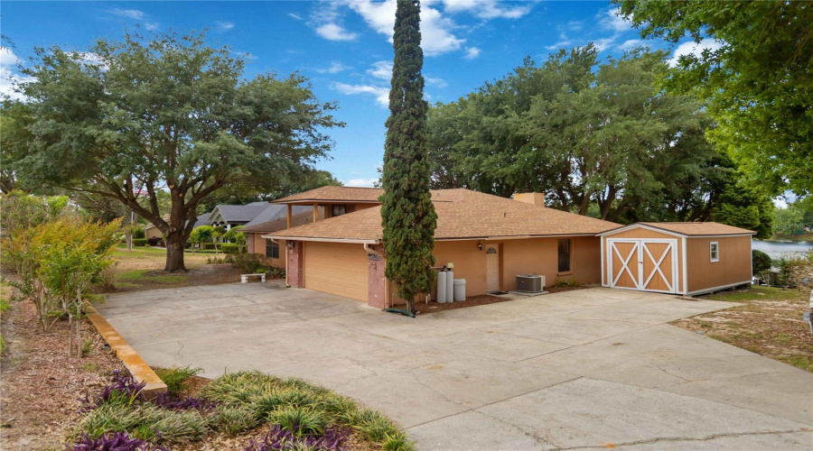 Clermont, Florida 34711, 3 Bedroom Bedrooms, ,2 Bathroombathrooms,Residential,For Sale,Lakeshore,0,Mfro6398144