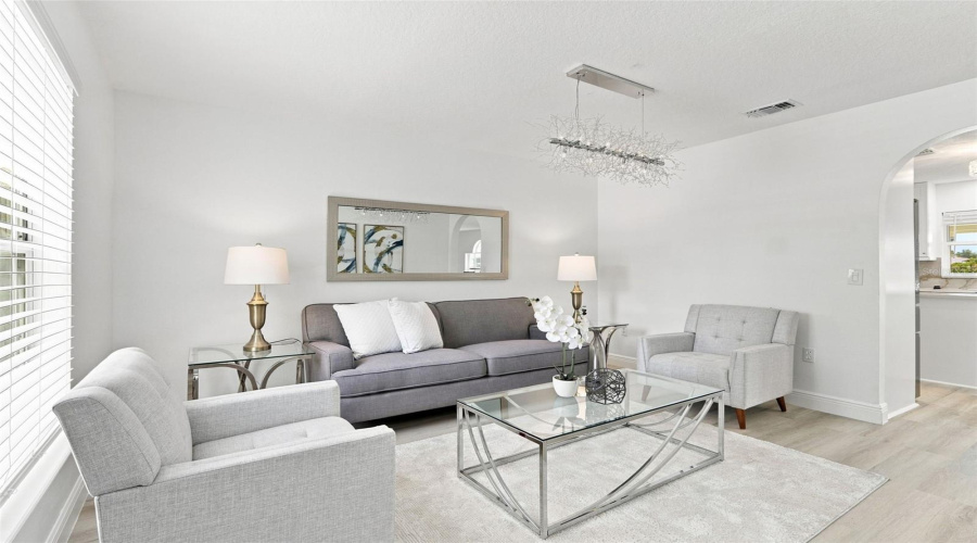 Winter Garden, Florida 34787, 5 Bedroom Bedrooms, ,2 Bathroombathrooms,Residential,For Sale,Regal Downs,0,Mfro6433640