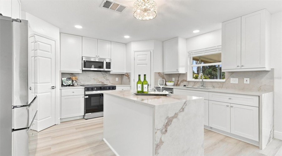 Winter Garden, Florida 34787, 5 Bedroom Bedrooms, ,2 Bathroombathrooms,Residential,For Sale,Regal Downs,0,Mfro6433640
