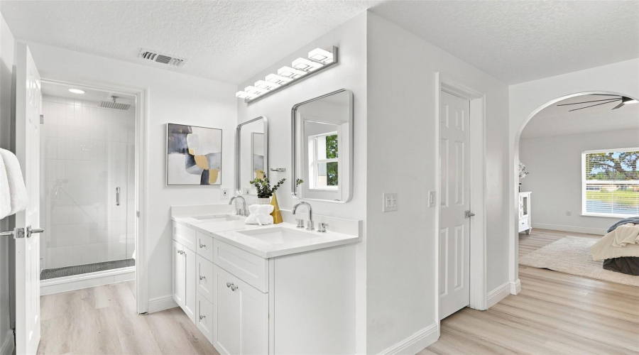 Winter Garden, Florida 34787, 5 Bedroom Bedrooms, ,2 Bathroombathrooms,Residential,For Sale,Regal Downs,0,Mfro6433640