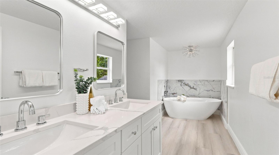 Winter Garden, Florida 34787, 5 Bedroom Bedrooms, ,2 Bathroombathrooms,Residential,For Sale,Regal Downs,0,Mfro6433640