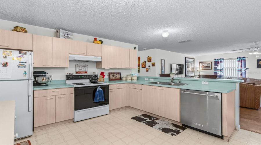 The Villages, Florida 32159, 2 Bedroom Bedrooms, ,2 Bathroombathrooms,Residential,For Sale,Morelos,0,Mfrg5116435