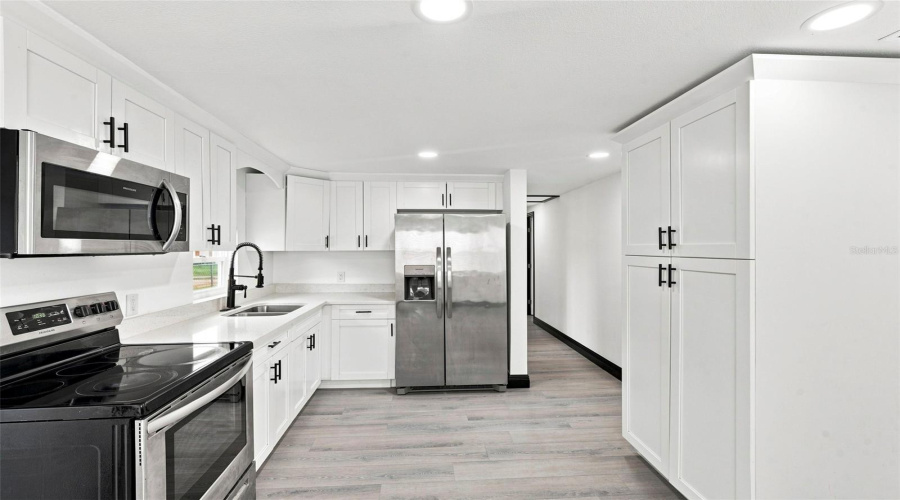 St Petersburg, Florida 33711, 3 Bedroom Bedrooms, ,1 Bathroombathrooms,Residential,For Sale,3Rd,0,Mfrtb8541037