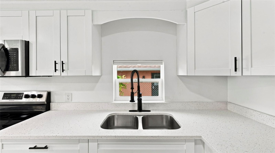 St Petersburg, Florida 33711, 3 Bedroom Bedrooms, ,1 Bathroombathrooms,Residential,For Sale,3Rd,0,Mfrtb8541037
