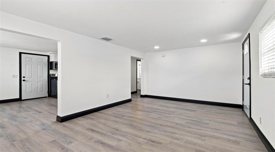 St Petersburg, Florida 33711, 3 Bedroom Bedrooms, ,1 Bathroombathrooms,Residential,For Sale,3Rd,0,Mfrtb8541037