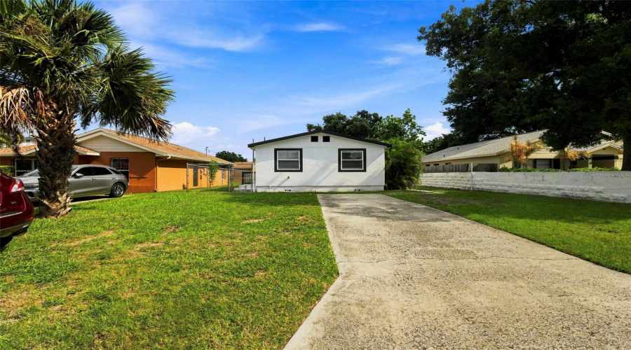 St Petersburg, Florida 33711, 3 Bedroom Bedrooms, ,1 Bathroombathrooms,Residential,For Sale,3Rd,0,Mfrtb8541037