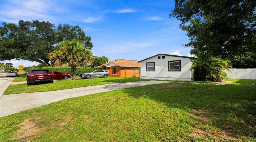 St Petersburg, Florida 33711, 3 Bedroom Bedrooms, ,1 Bathroombathrooms,Residential,For Sale,3Rd,0,Mfrtb8541037