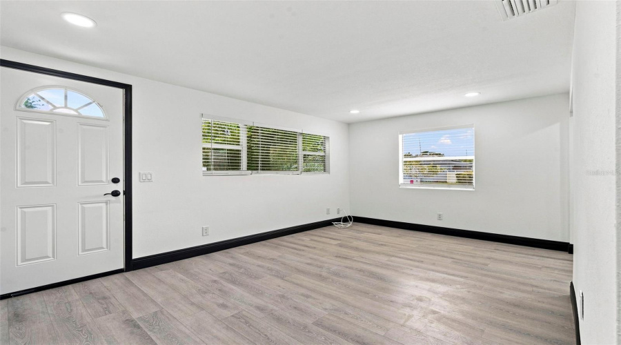 St Petersburg, Florida 33711, 3 Bedroom Bedrooms, ,1 Bathroombathrooms,Residential,For Sale,3Rd,0,Mfrtb8541037