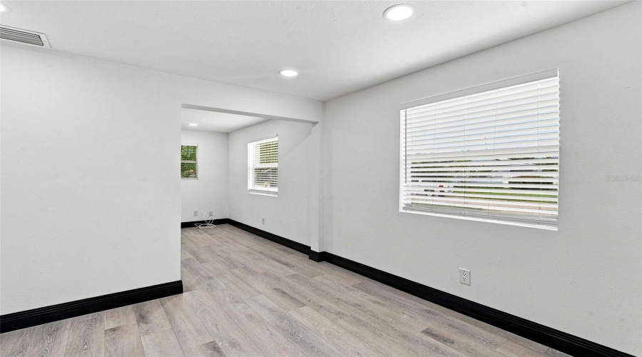 St Petersburg, Florida 33711, 3 Bedroom Bedrooms, ,1 Bathroombathrooms,Residential,For Sale,3Rd,0,Mfrtb8541037