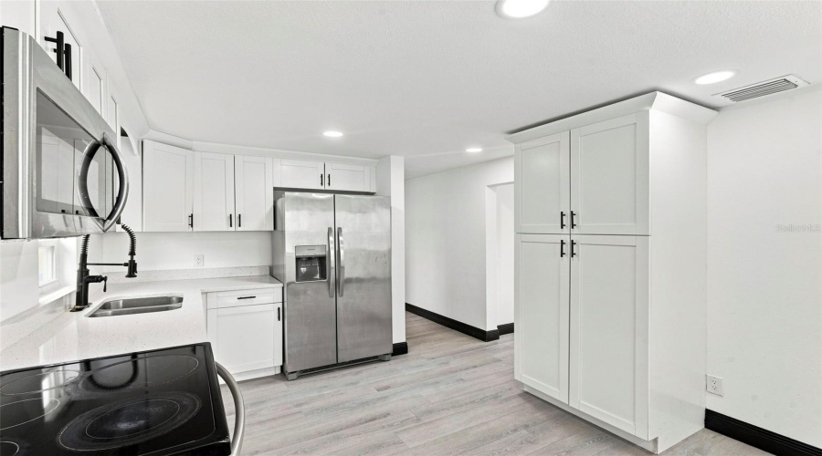 St Petersburg, Florida 33711, 3 Bedroom Bedrooms, ,1 Bathroombathrooms,Residential,For Sale,3Rd,0,Mfrtb8541037