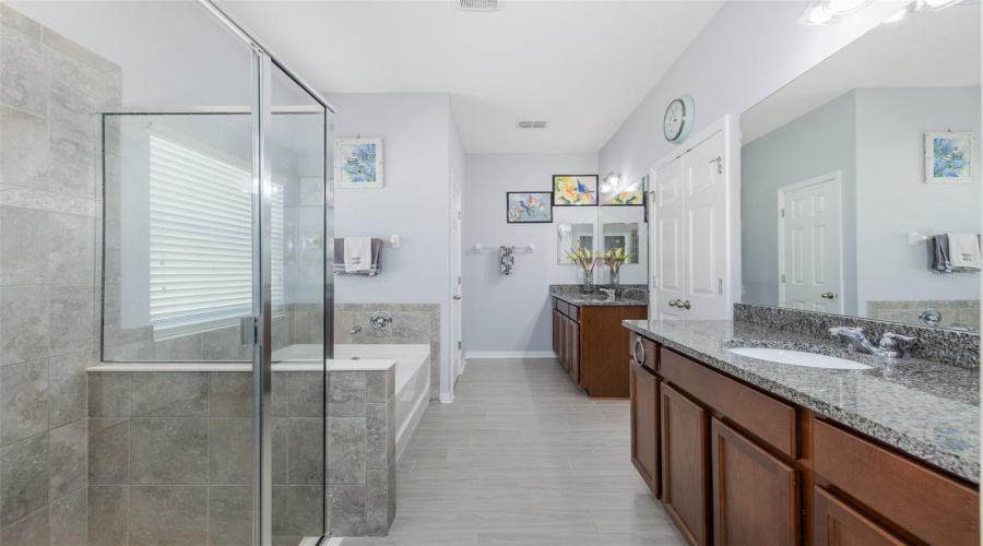 Primary Ensuite Bath