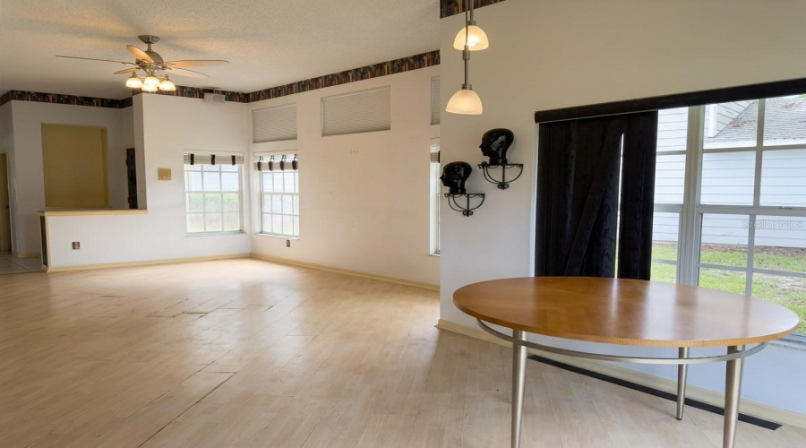 Tampa, Florida 33647, 3 Bedroom Bedrooms, ,2 Bathroombathrooms,Residential,For Sale,Robey,0,Mfrtb8542380