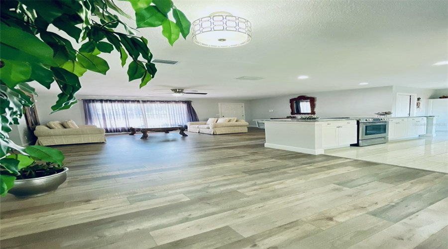 Deltona, Florida 32725, 2 Bedroom Bedrooms, ,2 Bathroombathrooms,Residential,For Sale,Saxon,0,Mfro6435094