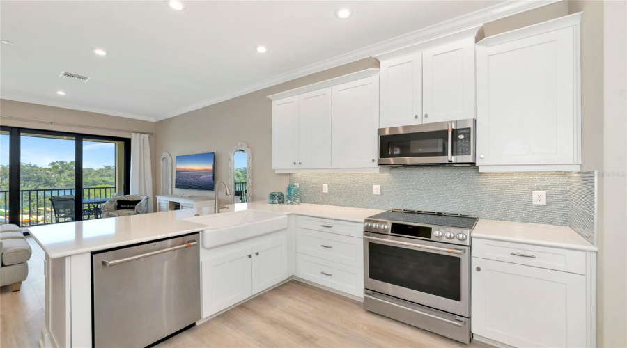 Sarasota, Florida 34231, 4 Bedroom Bedrooms, ,3 Bathroombathrooms,Residential,For Sale,Cannes,0,Mfra4703902