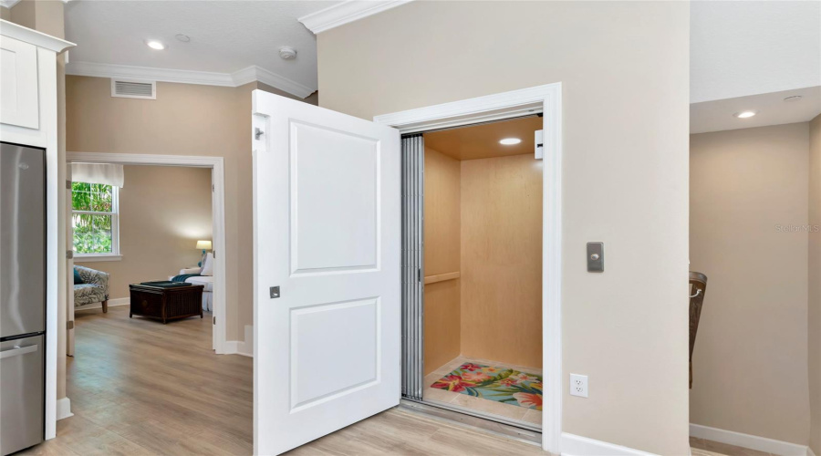 Sarasota, Florida 34231, 4 Bedroom Bedrooms, ,3 Bathroombathrooms,Residential,For Sale,Cannes,0,Mfra4703902