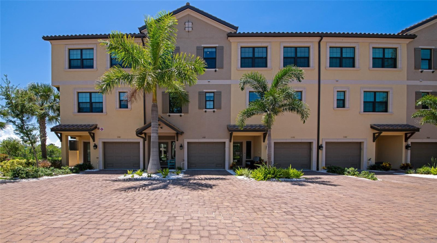 Sarasota, Florida 34231, 4 Bedroom Bedrooms, ,3 Bathroombathrooms,Residential,For Sale,Cannes,0,Mfra4703902