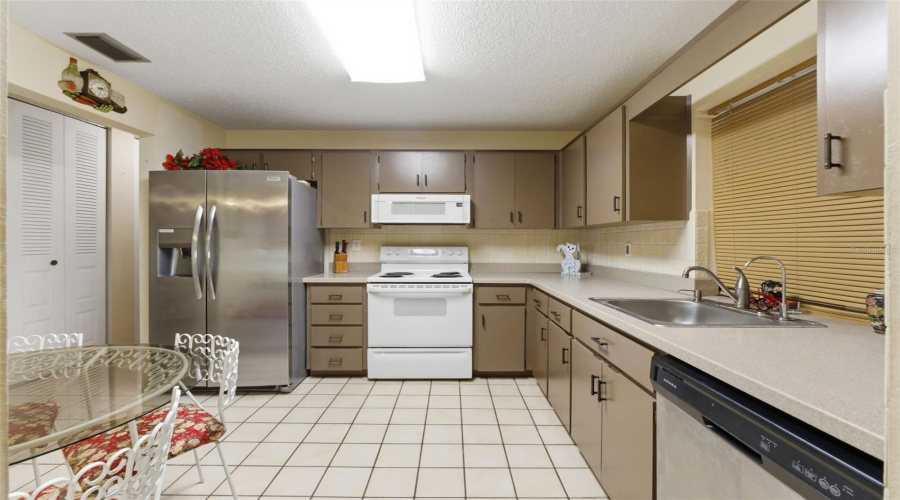 Port Richey, Florida 34668, 2 Bedroom Bedrooms, ,2 Bathroombathrooms,Residential,For Sale,Salamanca,0,Mfrw7885510