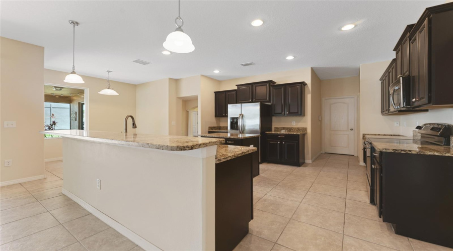 Ruskin, Florida 33570, 4 Bedroom Bedrooms, ,3 Bathroombathrooms,Residential,For Sale,Yukon Cliff,0,Mfrtb8539066
