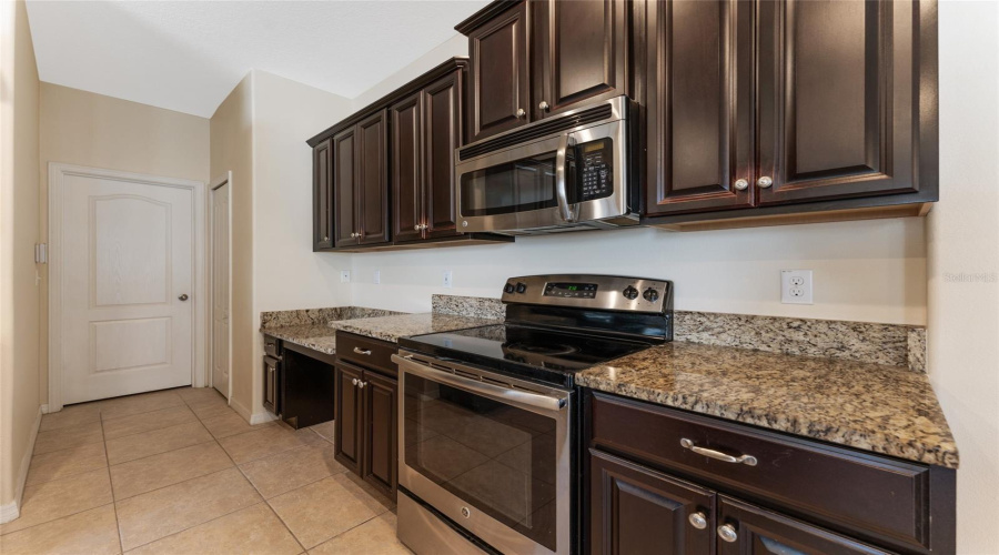 Ruskin, Florida 33570, 4 Bedroom Bedrooms, ,3 Bathroombathrooms,Residential,For Sale,Yukon Cliff,0,Mfrtb8539066