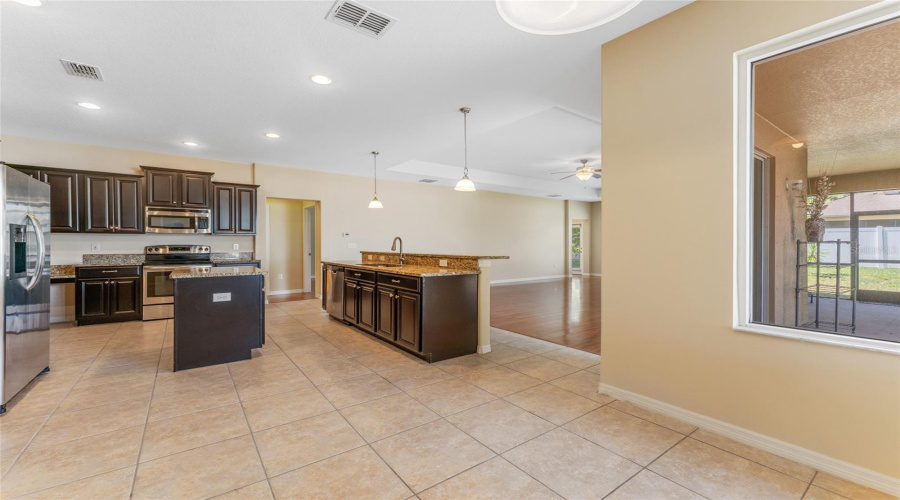 Ruskin, Florida 33570, 4 Bedroom Bedrooms, ,3 Bathroombathrooms,Residential,For Sale,Yukon Cliff,0,Mfrtb8539066