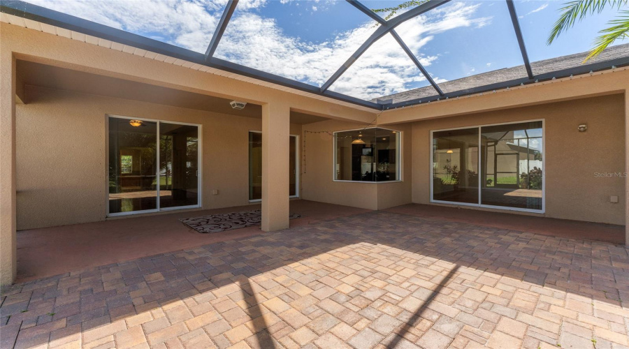 Ruskin, Florida 33570, 4 Bedroom Bedrooms, ,3 Bathroombathrooms,Residential,For Sale,Yukon Cliff,0,Mfrtb8539066