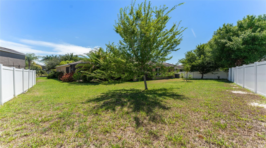 Ruskin, Florida 33570, 4 Bedroom Bedrooms, ,3 Bathroombathrooms,Residential,For Sale,Yukon Cliff,0,Mfrtb8539066