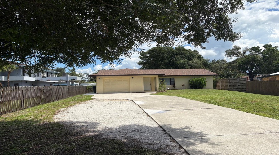 Sarasota, Florida 34231, 2 Bedroom Bedrooms, ,2 Bathroombathrooms,Residential,For Sale,Worcester,0,Mfra4702885