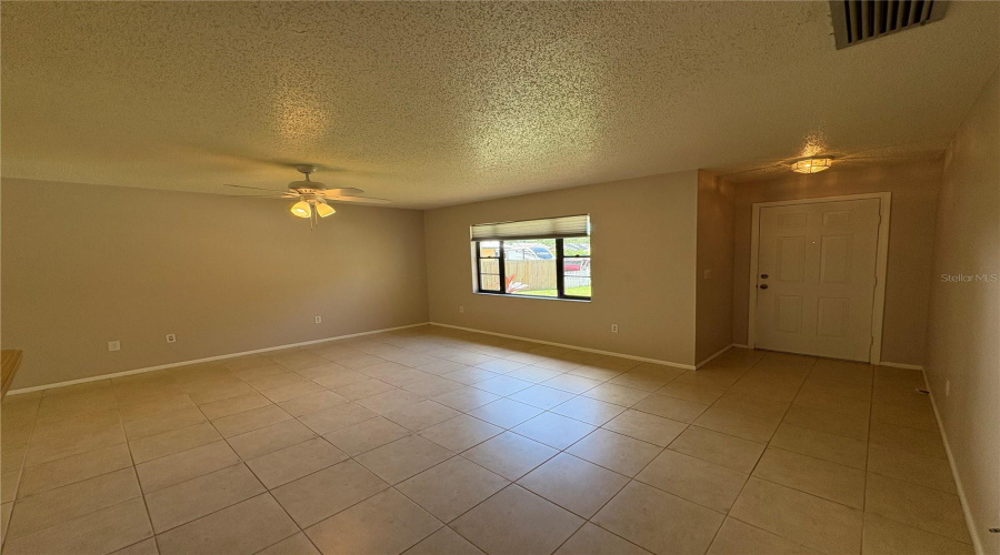 Living Room / Foyer