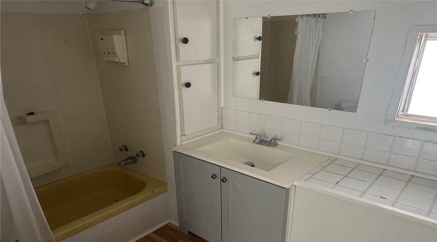St Petersburg, Florida 33709, 2 Bedroom Bedrooms, ,1 Bathroombathrooms,Residential,For Sale,66Th,0,Mfrtb8535506
