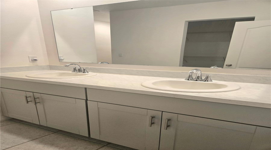 Kissimmee, Florida 34759, 4 Bedroom Bedrooms, ,2 Bathroombathrooms,Residential,For Sale,Orne,0,Mfrs5156275