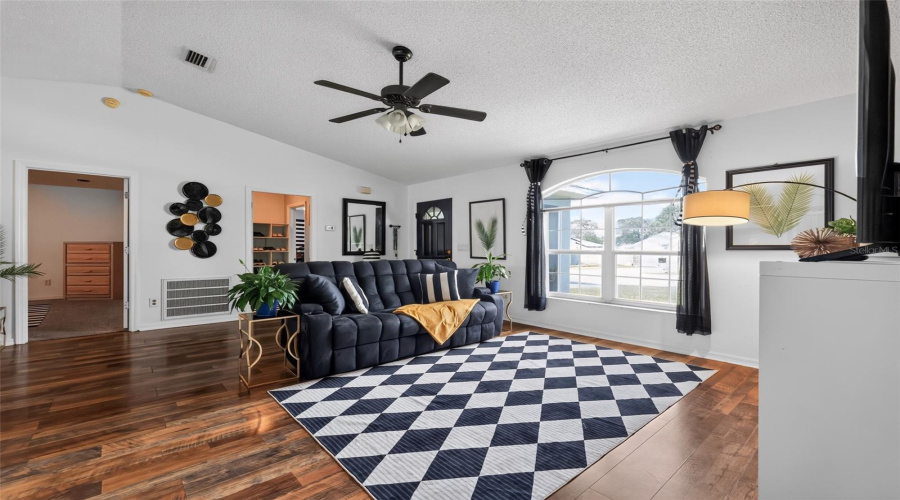 Ocala, Florida 34473, 3 Bedroom Bedrooms, ,2 Bathroombathrooms,Residential,For Sale,143Rd Place,0,Mfro6434397