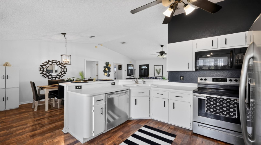 Ocala, Florida 34473, 3 Bedroom Bedrooms, ,2 Bathroombathrooms,Residential,For Sale,143Rd Place,0,Mfro6434397