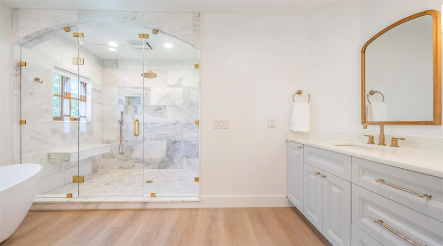 Palm Harbor, Florida 34683, 5 Bedroom Bedrooms, ,4 Bathroombathrooms,Residential,For Sale,Carlyle,0,Mfrtb8542497