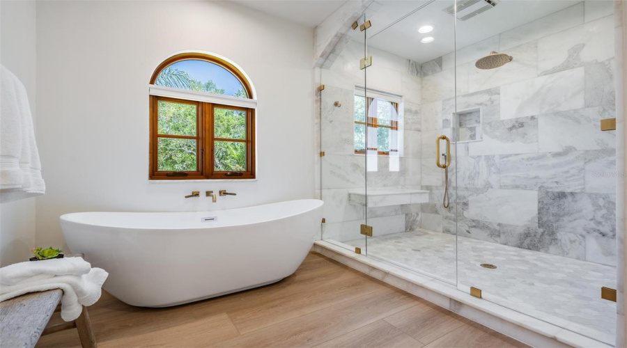 Palm Harbor, Florida 34683, 5 Bedroom Bedrooms, ,4 Bathroombathrooms,Residential,For Sale,Carlyle,0,Mfrtb8542497
