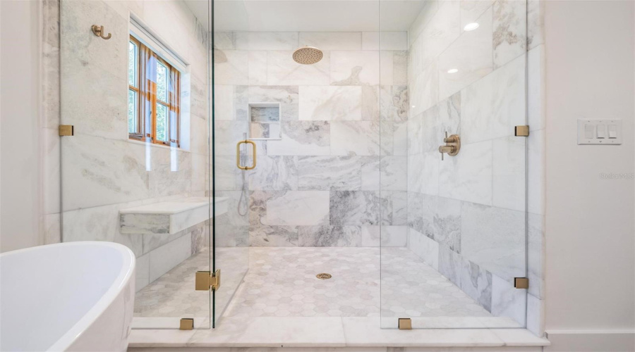 Palm Harbor, Florida 34683, 5 Bedroom Bedrooms, ,4 Bathroombathrooms,Residential,For Sale,Carlyle,0,Mfrtb8542497