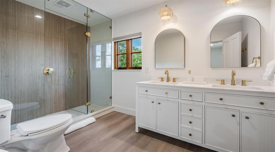 Palm Harbor, Florida 34683, 5 Bedroom Bedrooms, ,4 Bathroombathrooms,Residential,For Sale,Carlyle,0,Mfrtb8542497