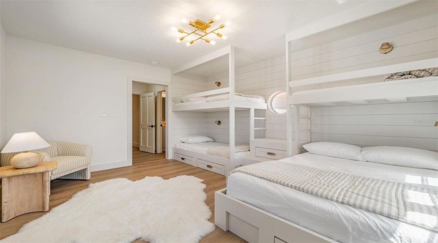 Palm Harbor, Florida 34683, 5 Bedroom Bedrooms, ,4 Bathroombathrooms,Residential,For Sale,Carlyle,0,Mfrtb8542497