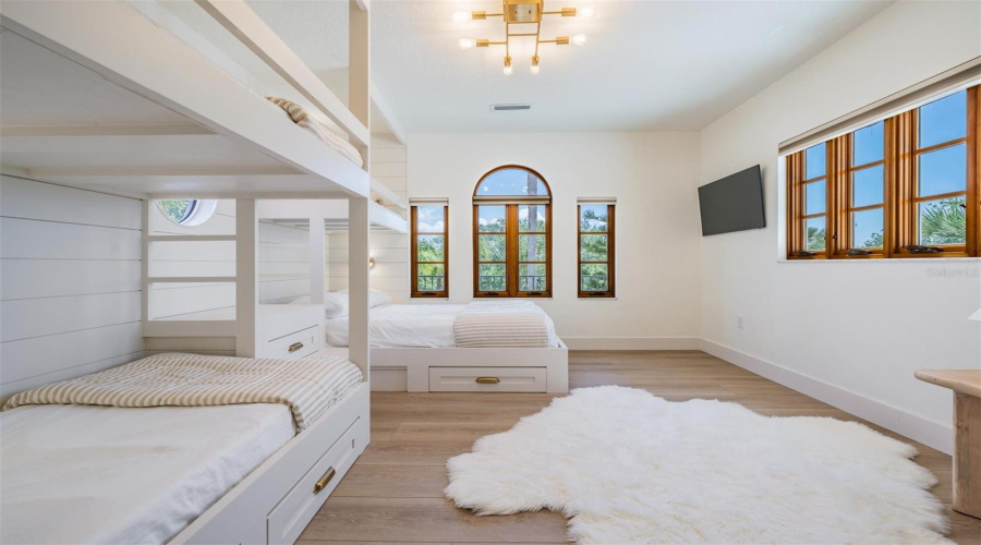 Palm Harbor, Florida 34683, 5 Bedroom Bedrooms, ,4 Bathroombathrooms,Residential,For Sale,Carlyle,0,Mfrtb8542497