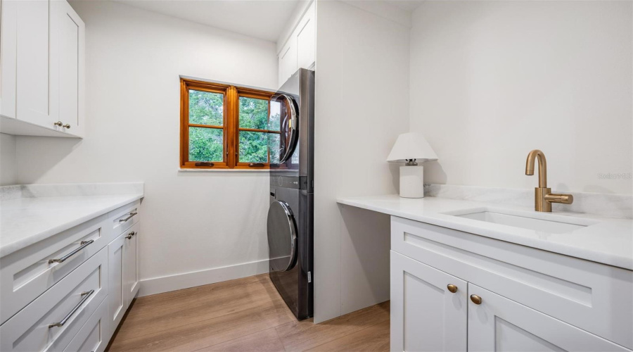 Palm Harbor, Florida 34683, 5 Bedroom Bedrooms, ,4 Bathroombathrooms,Residential,For Sale,Carlyle,0,Mfrtb8542497