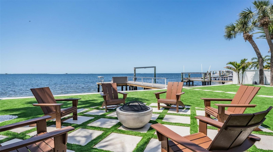 Palm Harbor, Florida 34683, 5 Bedroom Bedrooms, ,4 Bathroombathrooms,Residential,For Sale,Carlyle,0,Mfrtb8542497