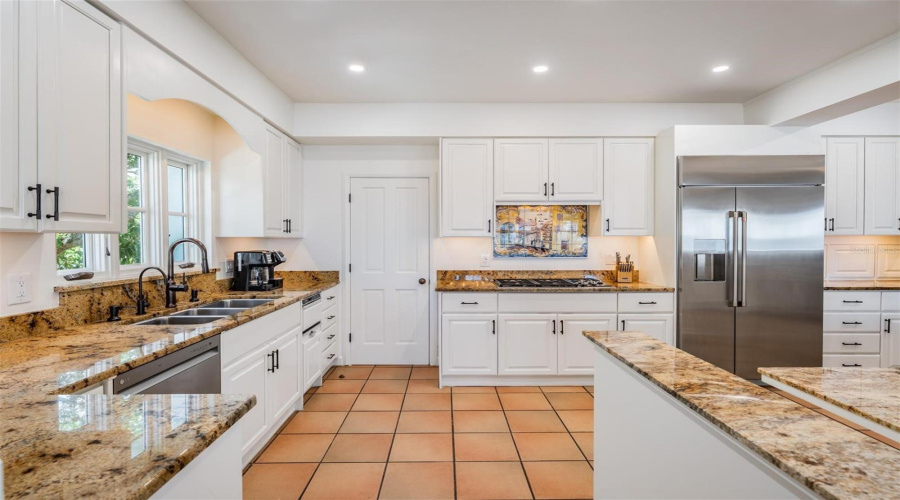 Palm Harbor, Florida 34683, 5 Bedroom Bedrooms, ,4 Bathroombathrooms,Residential,For Sale,Carlyle,0,Mfrtb8542497
