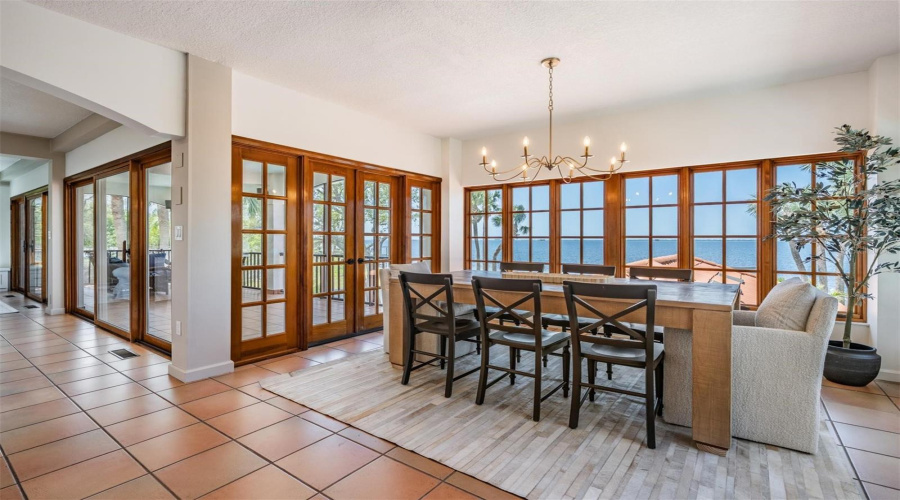 Palm Harbor, Florida 34683, 5 Bedroom Bedrooms, ,4 Bathroombathrooms,Residential,For Sale,Carlyle,0,Mfrtb8542497