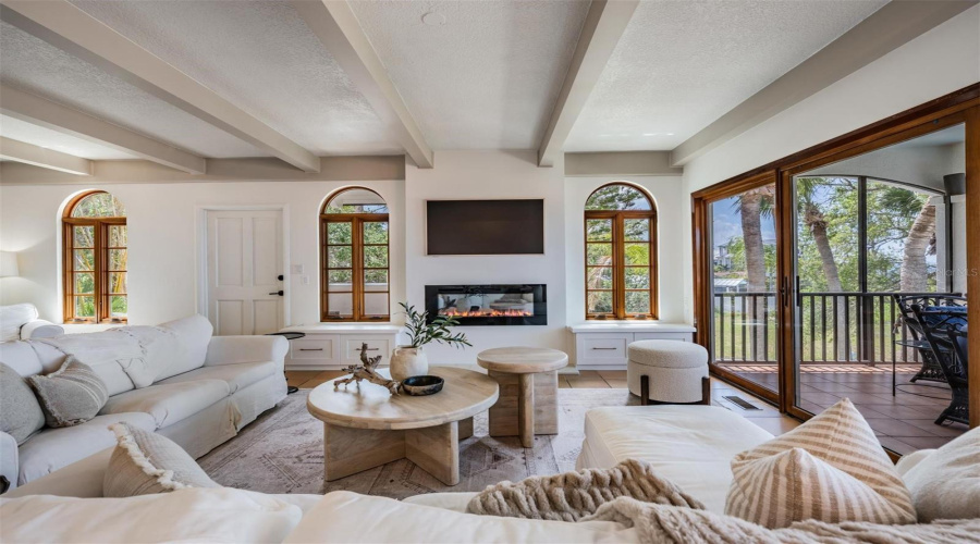 Palm Harbor, Florida 34683, 5 Bedroom Bedrooms, ,4 Bathroombathrooms,Residential,For Sale,Carlyle,0,Mfrtb8542497