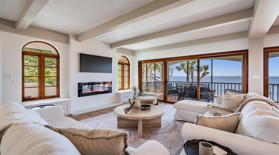 Palm Harbor, Florida 34683, 5 Bedroom Bedrooms, ,4 Bathroombathrooms,Residential,For Sale,Carlyle,0,Mfrtb8542497