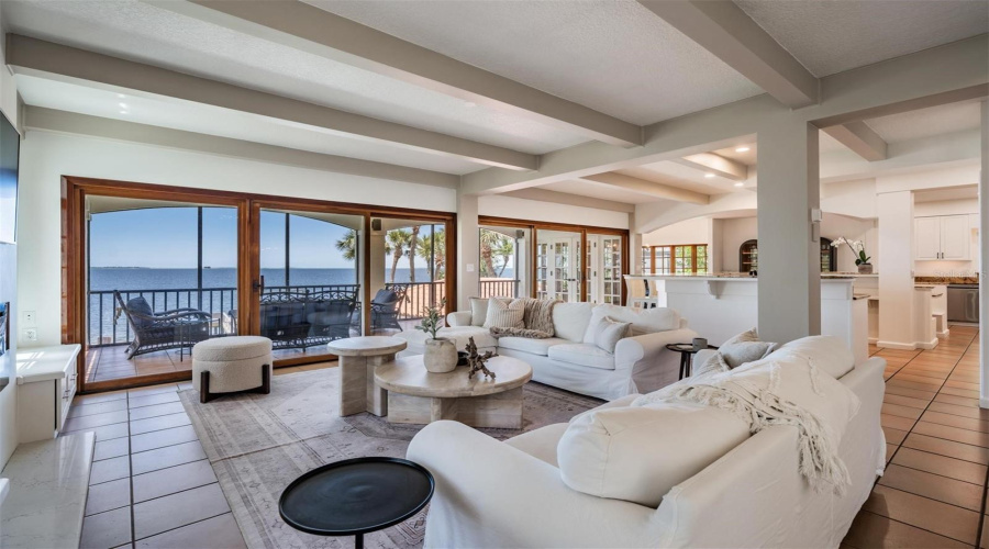 Palm Harbor, Florida 34683, 5 Bedroom Bedrooms, ,4 Bathroombathrooms,Residential,For Sale,Carlyle,0,Mfrtb8542497