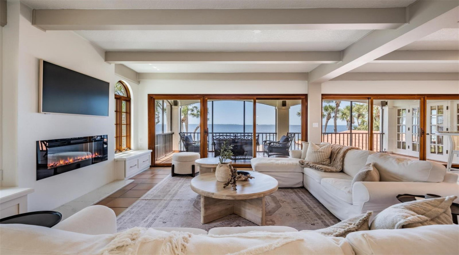 Palm Harbor, Florida 34683, 5 Bedroom Bedrooms, ,4 Bathroombathrooms,Residential,For Sale,Carlyle,0,Mfrtb8542497