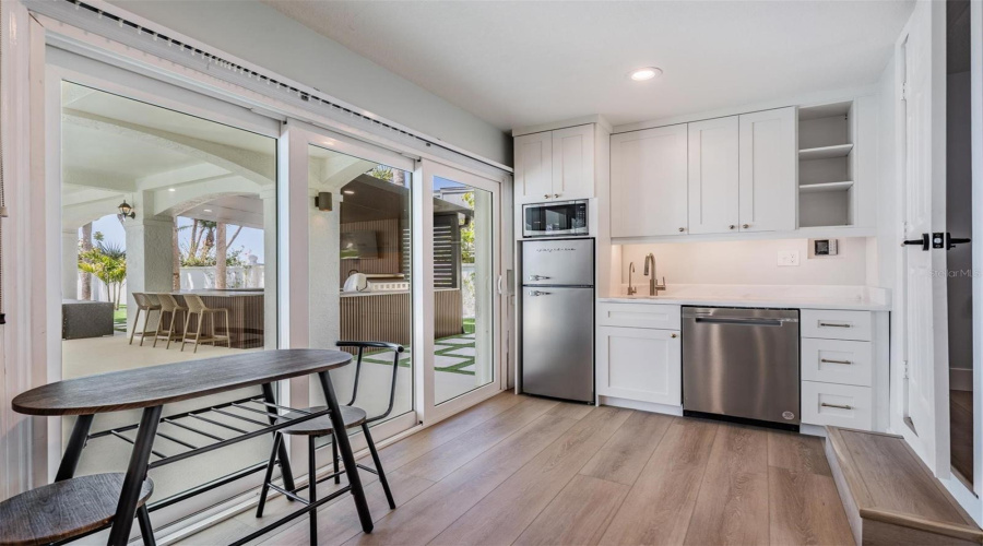 Palm Harbor, Florida 34683, 5 Bedroom Bedrooms, ,4 Bathroombathrooms,Residential,For Sale,Carlyle,0,Mfrtb8542497