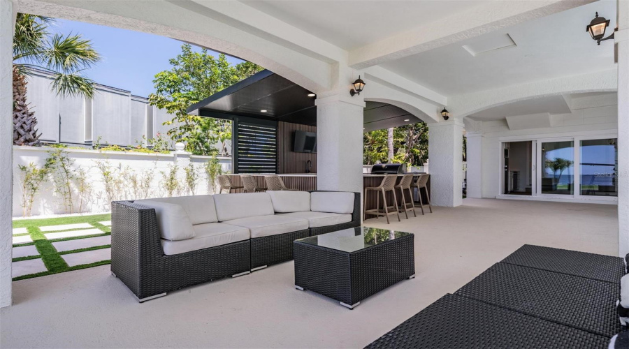 Palm Harbor, Florida 34683, 5 Bedroom Bedrooms, ,4 Bathroombathrooms,Residential,For Sale,Carlyle,0,Mfrtb8542497