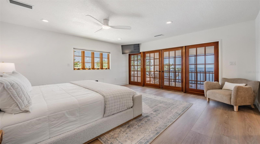 Palm Harbor, Florida 34683, 5 Bedroom Bedrooms, ,4 Bathroombathrooms,Residential,For Sale,Carlyle,0,Mfrtb8542497
