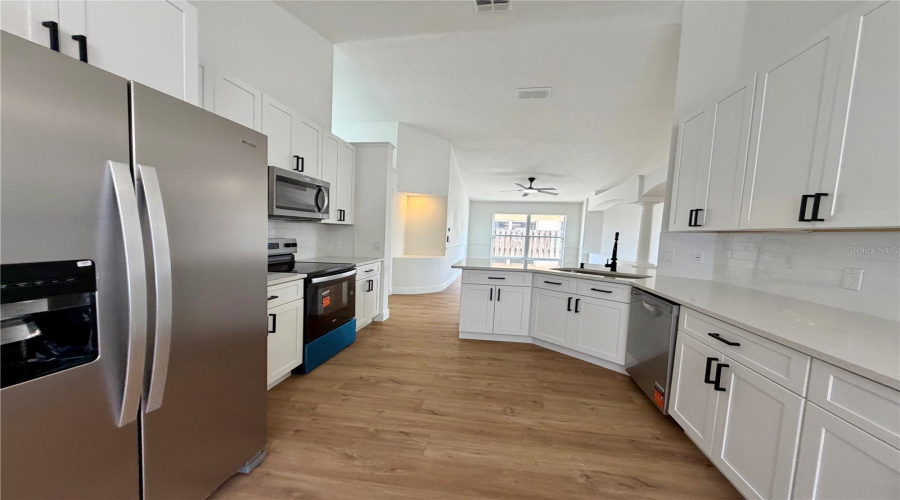 Orlando, Florida 32837, 4 Bedroom Bedrooms, ,2 Bathroombathrooms,Residential,For Sale,Eyas,0,Mfro6436625